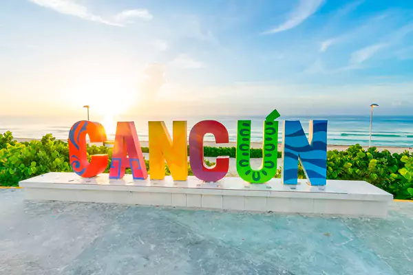 best-activities-to-do-in-cancun-letters-photobooth